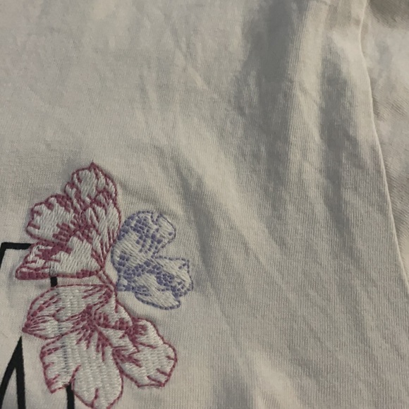 Beautiful floral mama shirt - Picture 3 of 3